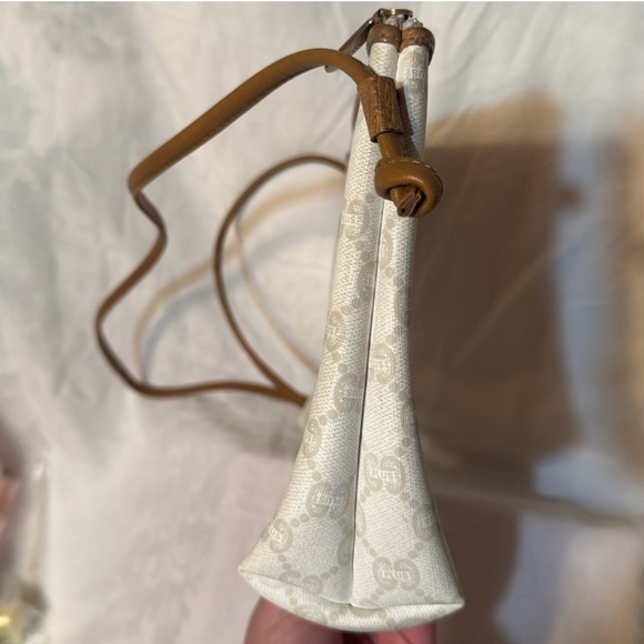 Gucci Plus Crossbody - Picture 6 of 10